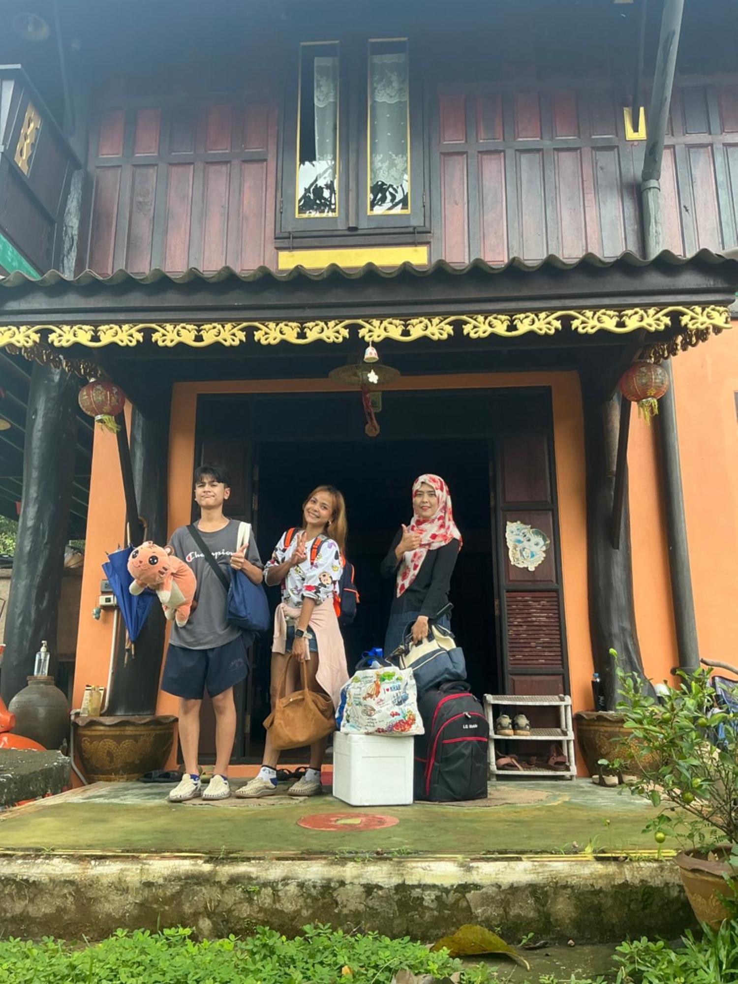โฮมสเตย์บ้านนายสิงโตเขาคูหา Ban Khu Ha Nai ภายนอก รูปภาพ