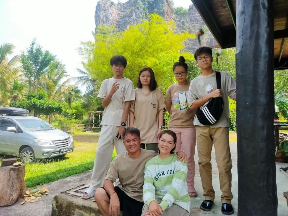 โฮมสเตย์บ้านนายสิงโตเขาคูหา Ban Khu Ha Nai ภายนอก รูปภาพ
